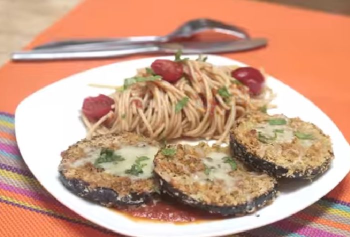 Looking for a tasty plant based dish? look no further and try this delicious vegan air fried eggplant Parmesan, because vegans can also have a fancy meal!