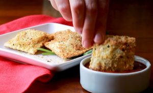 Bet you never though delicious and crispy ravioli could be made in the air fryer! Check out this fantastic vegan air fried ravioli recipe!